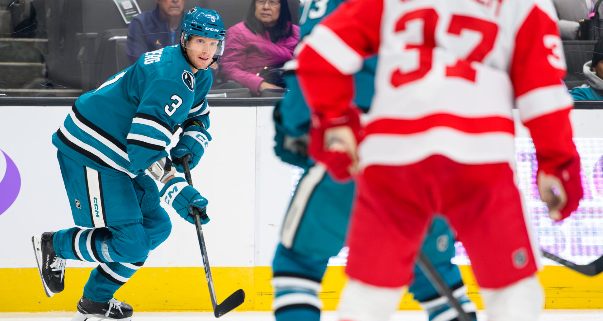 San Jose Sharks defenseman John Klingberg