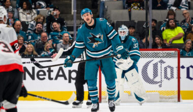 San Jose Sharks defenseman Vincent Desharnais