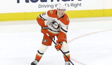 Ducks Complete Last-Minute Comeback to Win 3-2 Over Mammoth