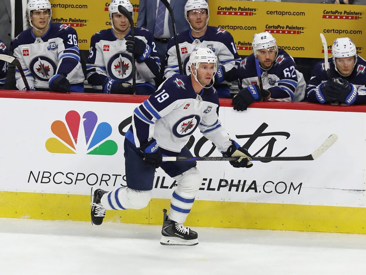 Jonathan Toews Winnipeg Jets