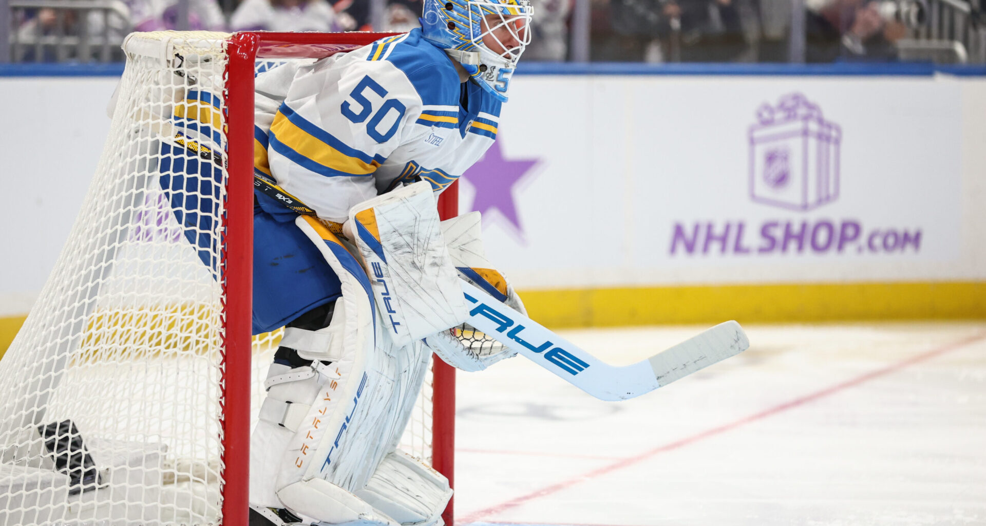 Binnington Makes 30 Saves in Blues' 2-1 Win Over Islanders - The Hockey Writers - St Louis Blues