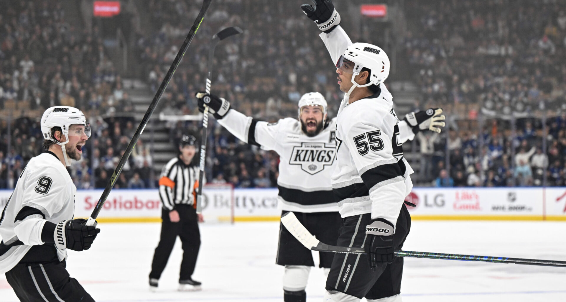 Kings Defeat Maple Leafs 4-3 in OT - The Hockey Writers - Los Angeles Kings