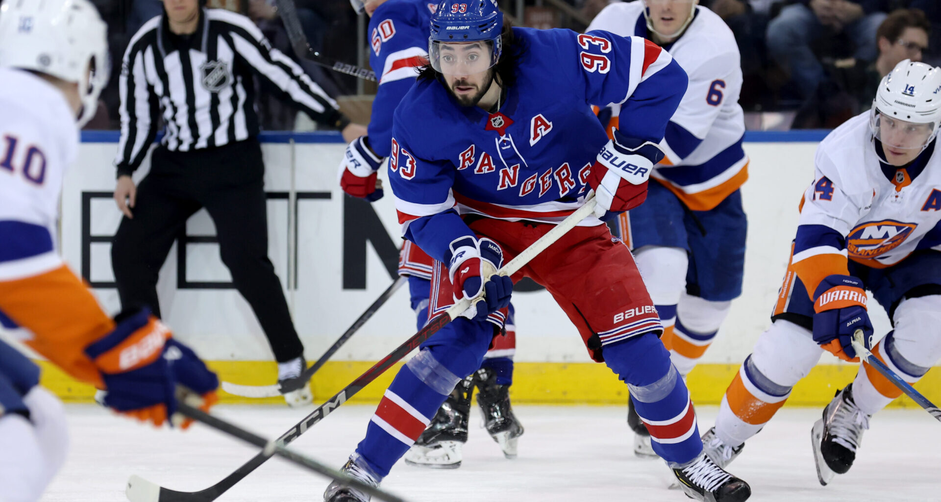 Lineups, storylines for 1st clash between archrivals