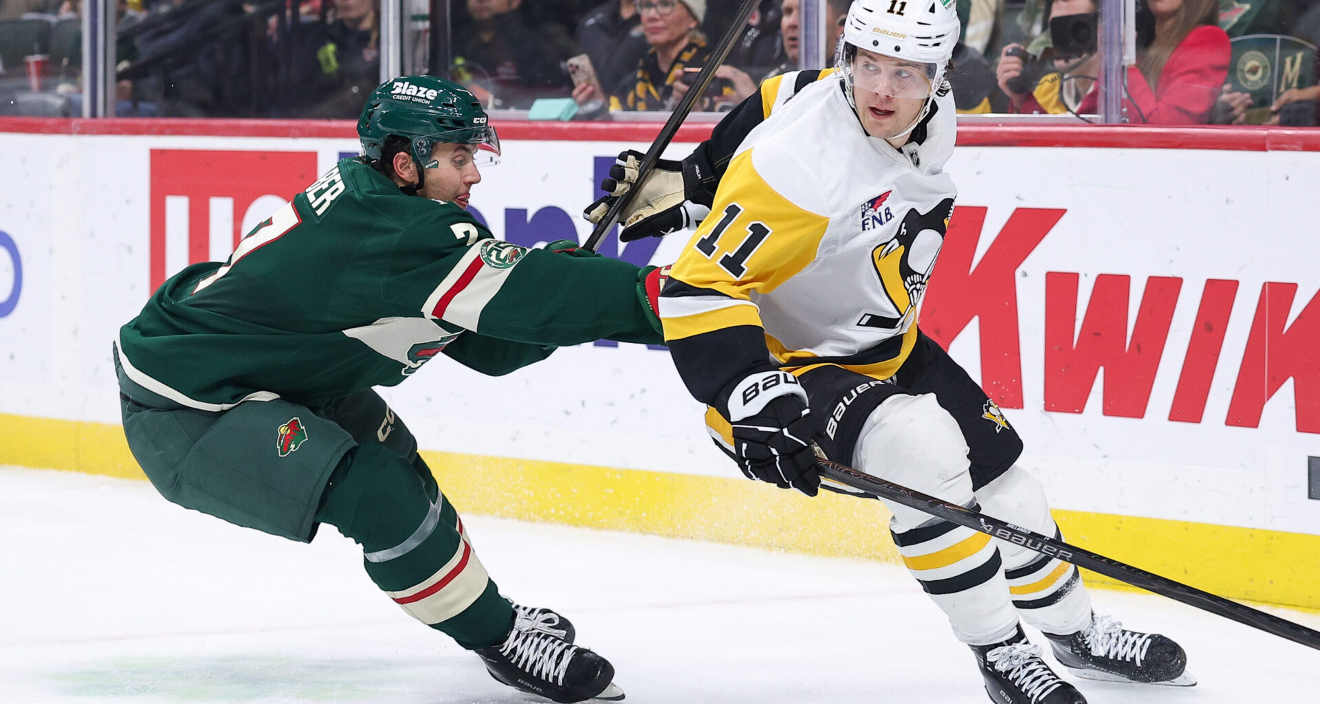 (UPDATED) Penguins' Hallander Diagnosed with Blood Clot, Out Months