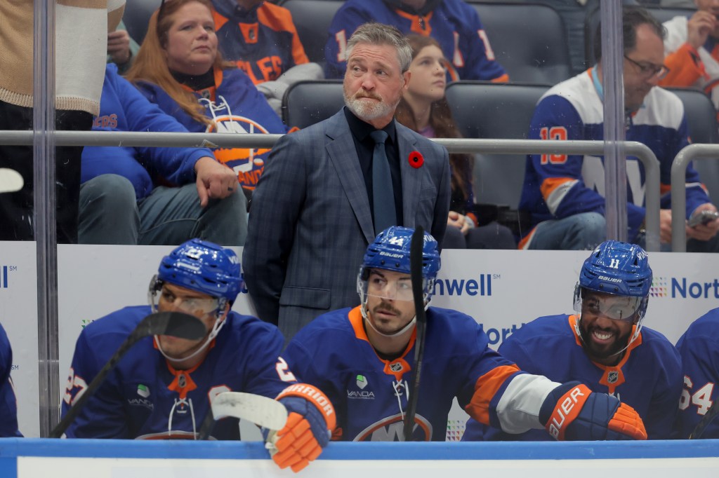 Patrick Roy looks on during the Islanders' shootout loss to the Bruins.