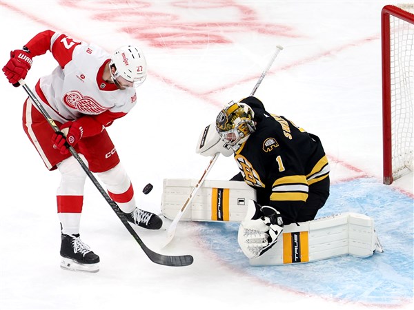 Swayman leads Bruins past Red Wings 3-2 in a shootout