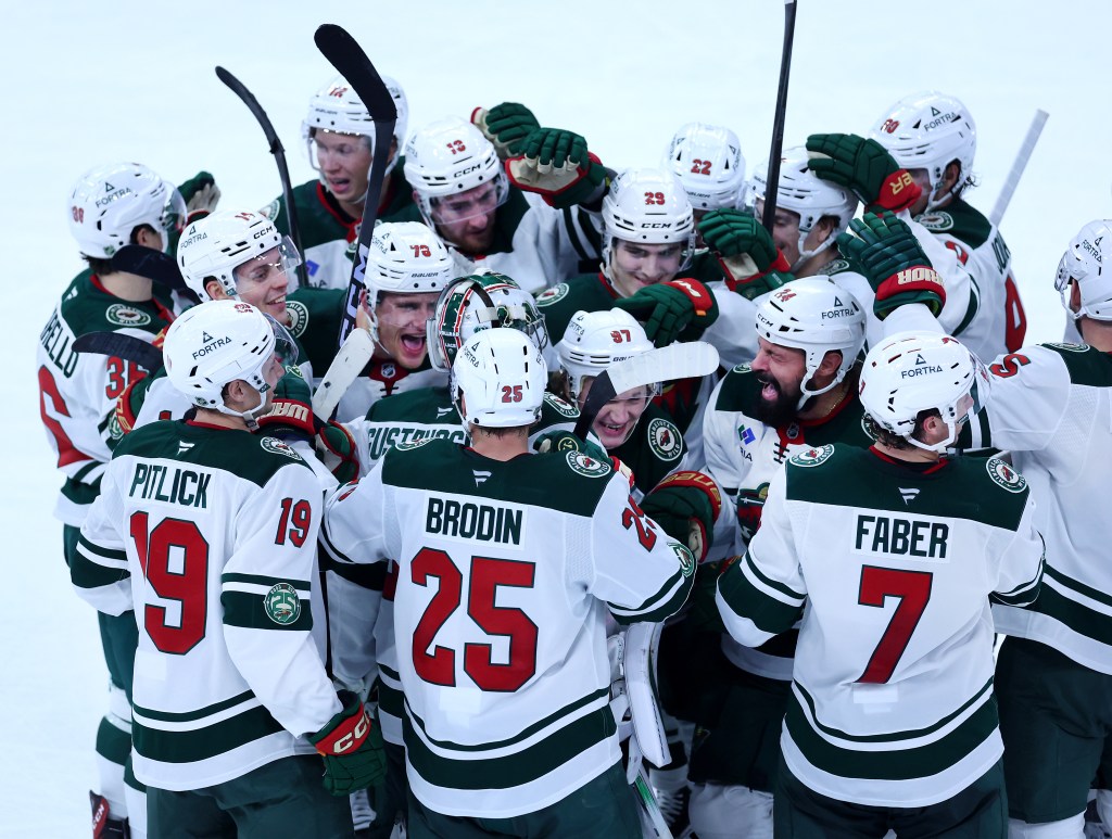 Wild escape Chicago with OT win after Blackhawks dominate early