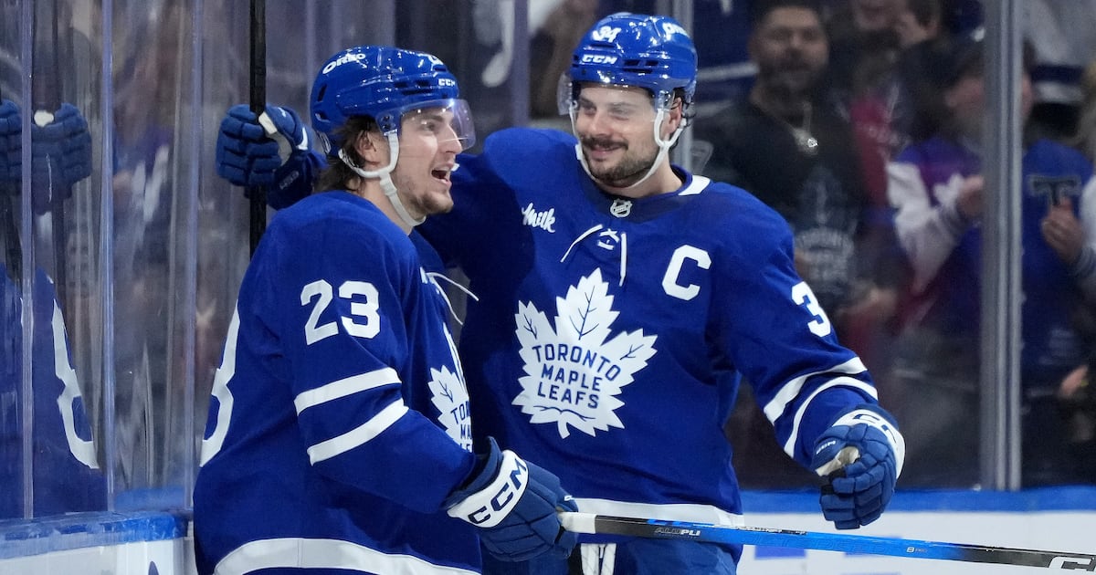 Matthews, Knies skate at Leafs practice