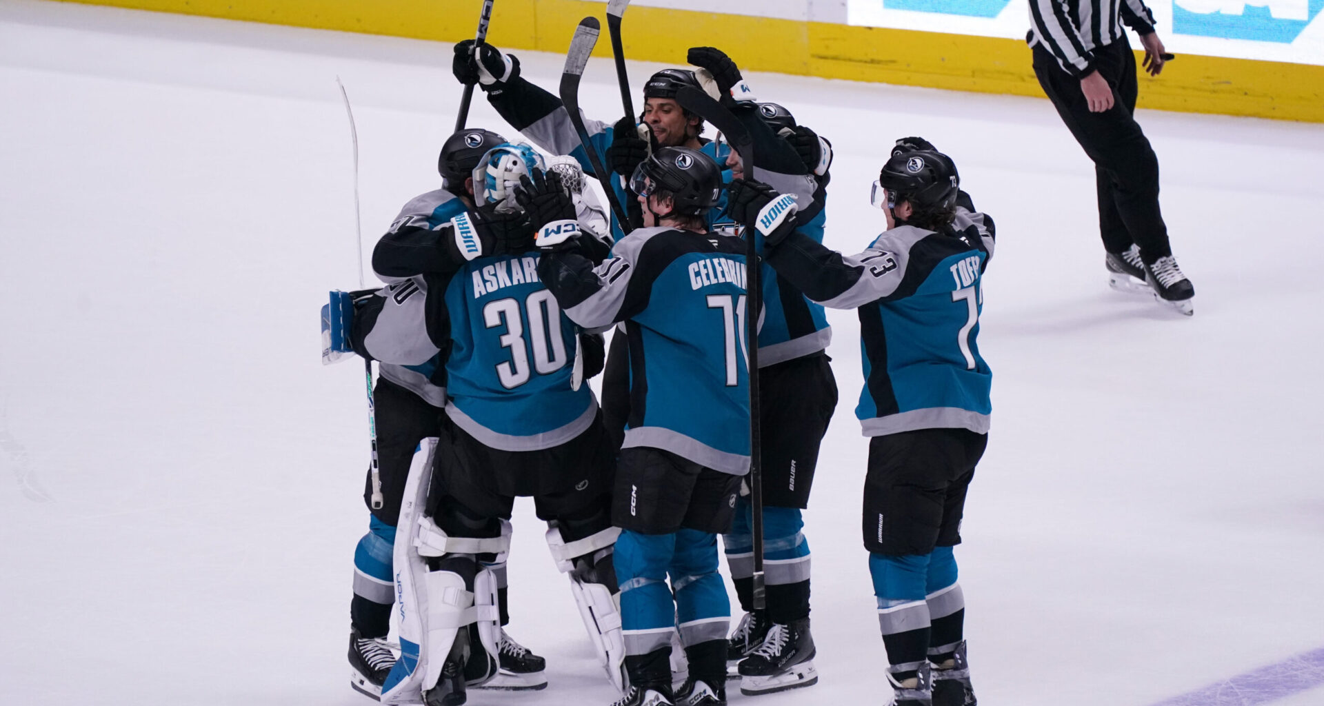 Sharks Defeat Kings 4-3 in Shootout - The Hockey Writers - San Jose Sharks