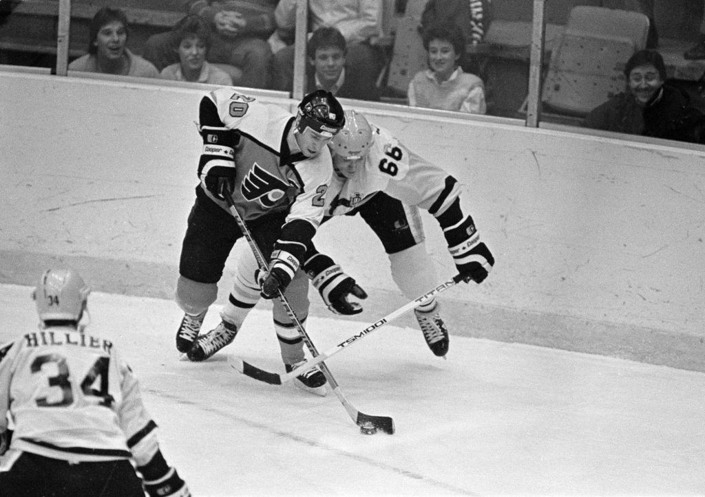 Pelle Lindbergh’s 1985 death tested a brave captain of the Flyers