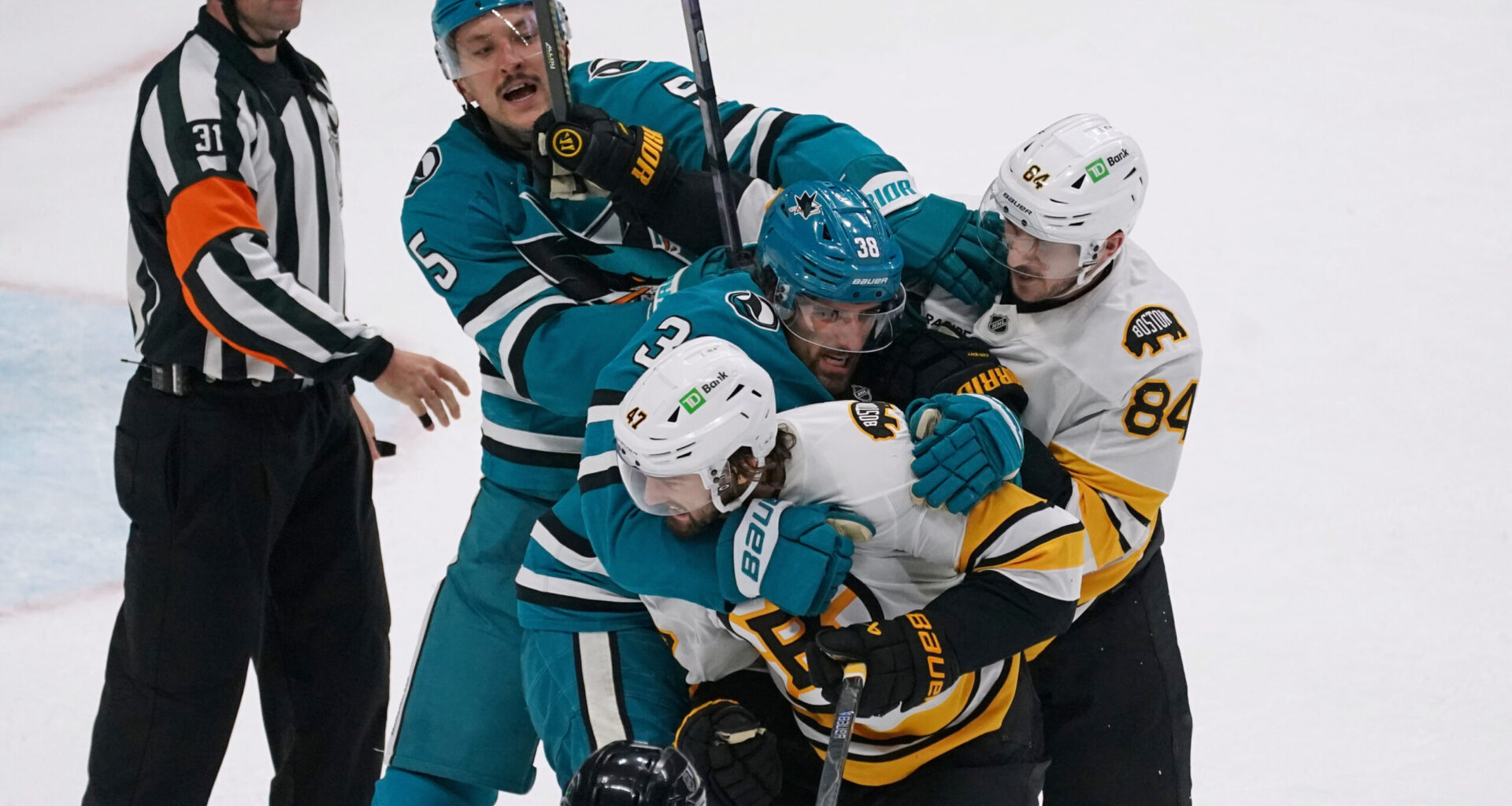 Quick bites: Stunning Askarov performance in 3-1 Sharks win