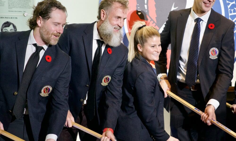 SJHN Daily: Thornton Gets HHOF Ring, Vlasic Skating at Sharks Ice, Kunin & San Jose Talked Extension