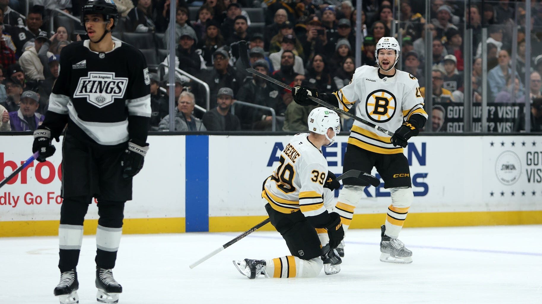 Morgan Geekie stays red-hot, lifts Bruins to OT win