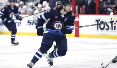 Jets sign Adam Lowry to five-year contract extension