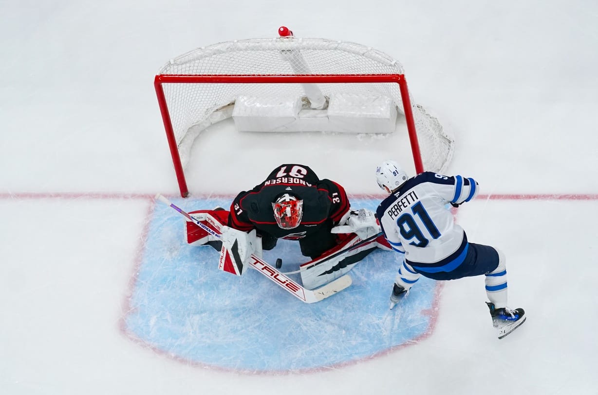 GM #20: Carolina Hurricanes @ Winnipeg Jets