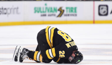 Bruins' Elias Lindholm Out Multiple Weeks