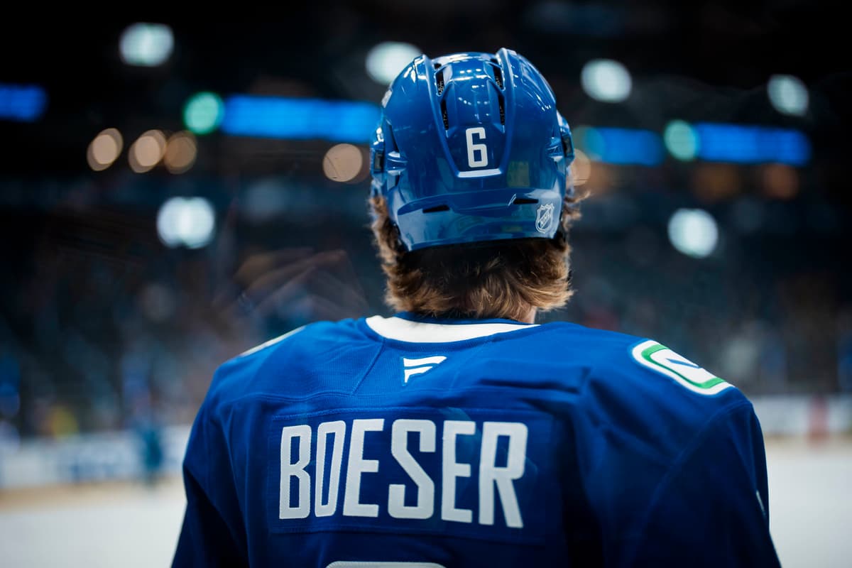Boeser moves to left wing as Canucks shake up forward lines