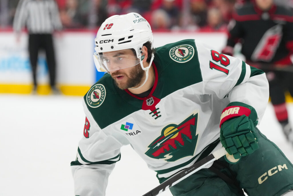 Wild's Vinnie Hinostroza Out A "While" With Lower-Body Injury