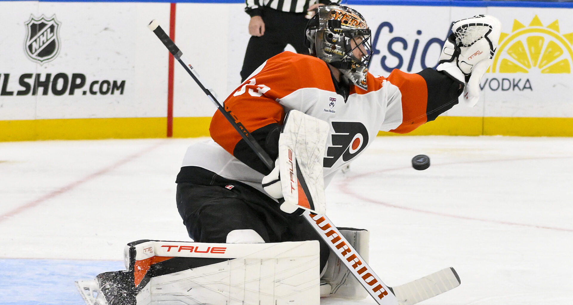The Flyers have a Sam Ersson problem