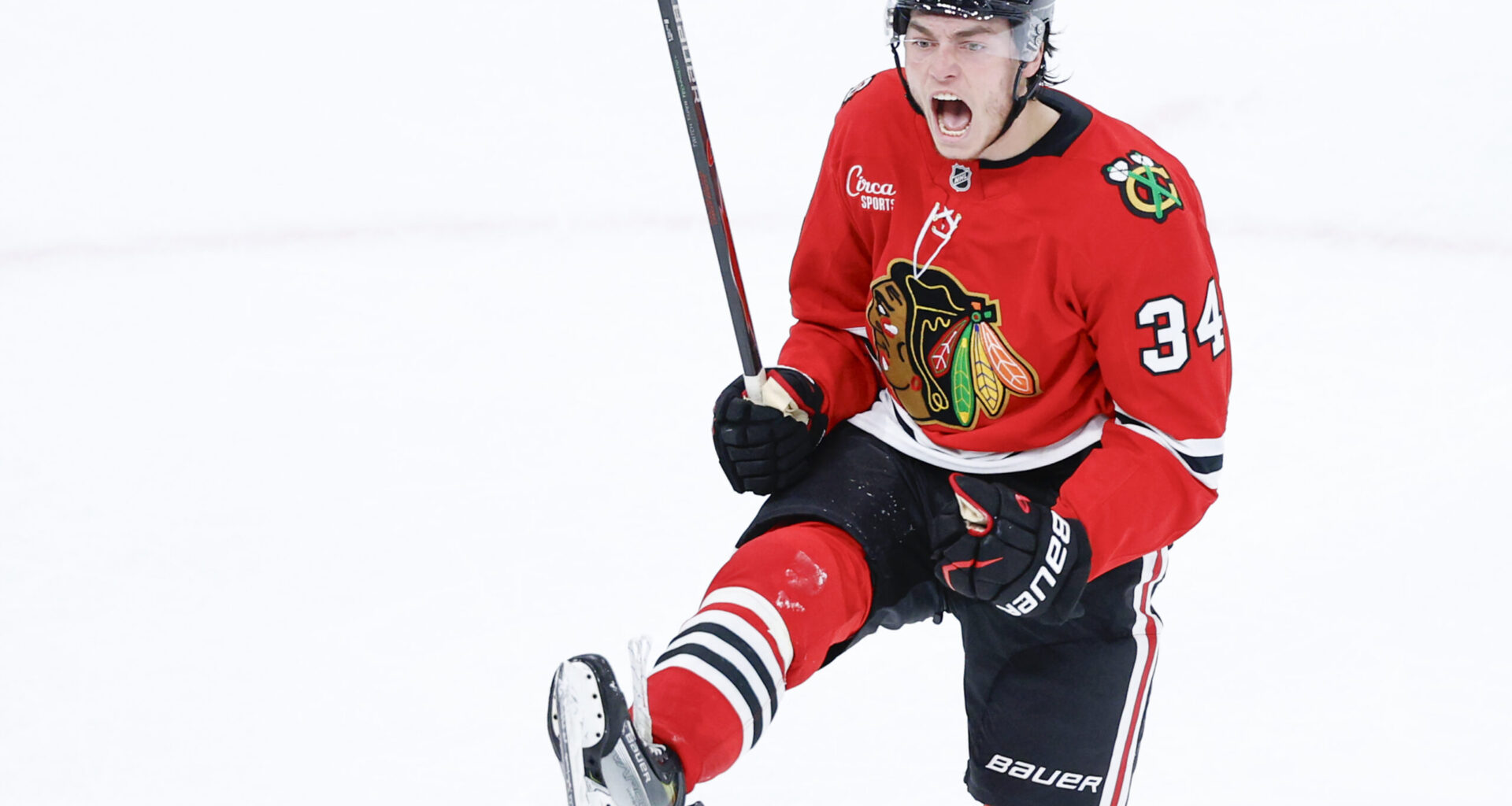 Chicago Blackhawks Defeat Toronto Maple Leafs in Original Six Showdown