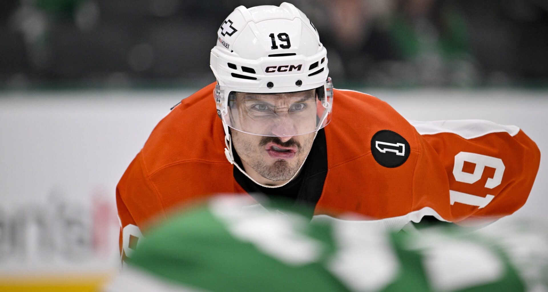 Flyers need to scratch Garnet Hathaway before it’s too late