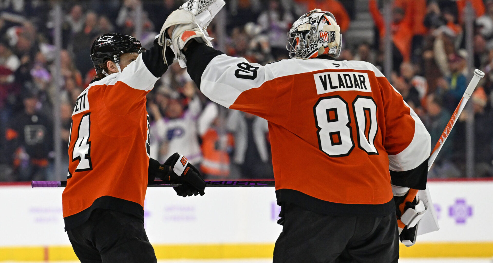 Flyers come from behind again to take down Blues