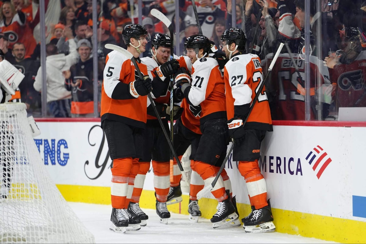 Flyers score 3 goals in 26 seconds, showing signs of an improving offense