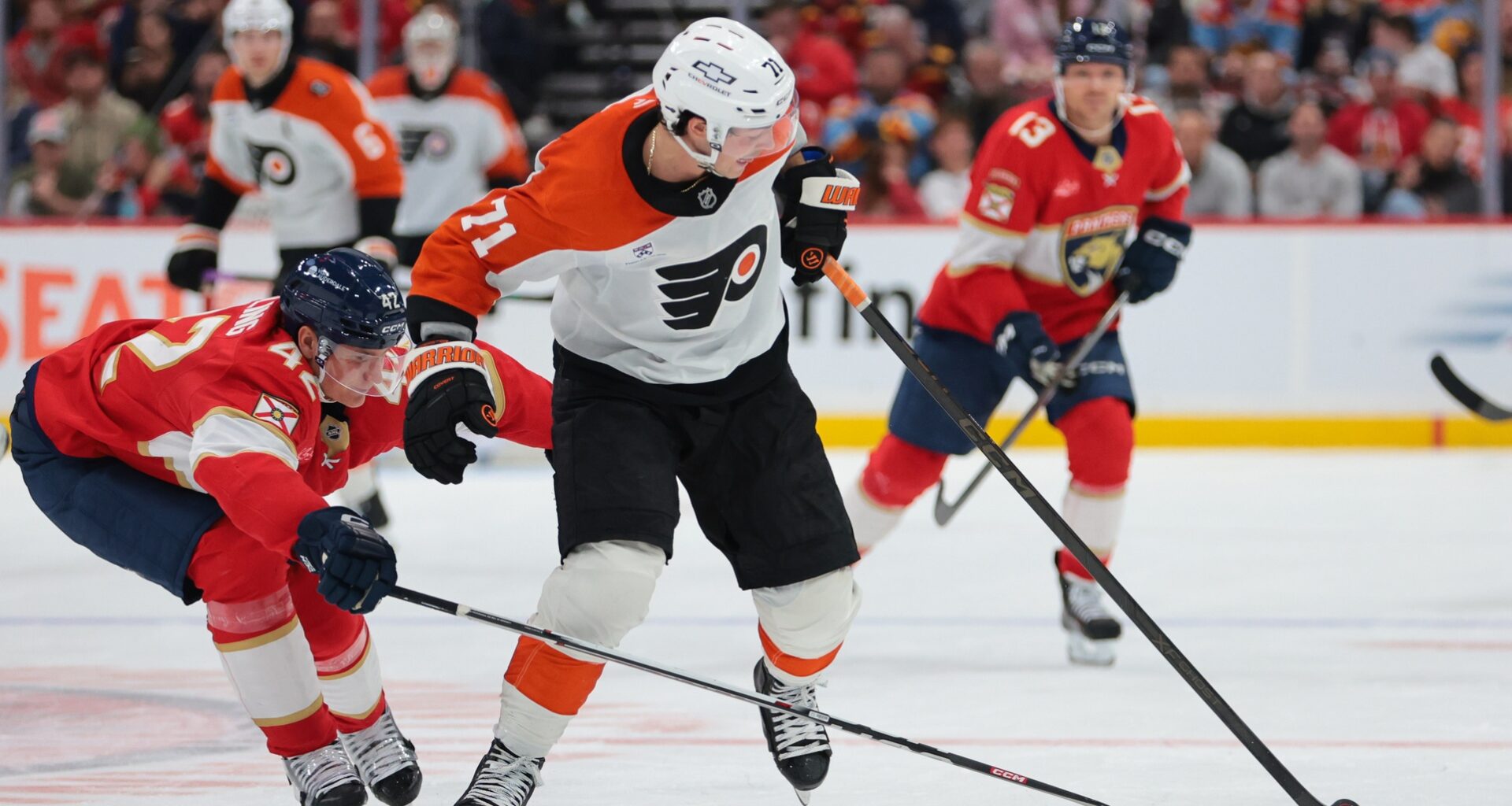 Panthers burned late in 4-2 loss to Flyers