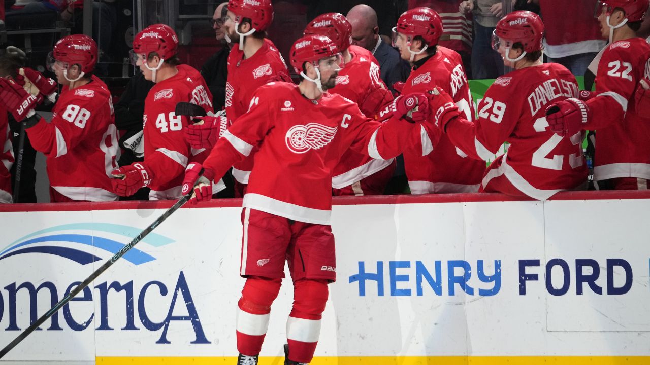 NHL Roundup: DeBrincat scores twice, Red Wings beat Ducks to end slide