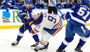 Oilers blow late lead, fall to Lightning in OT