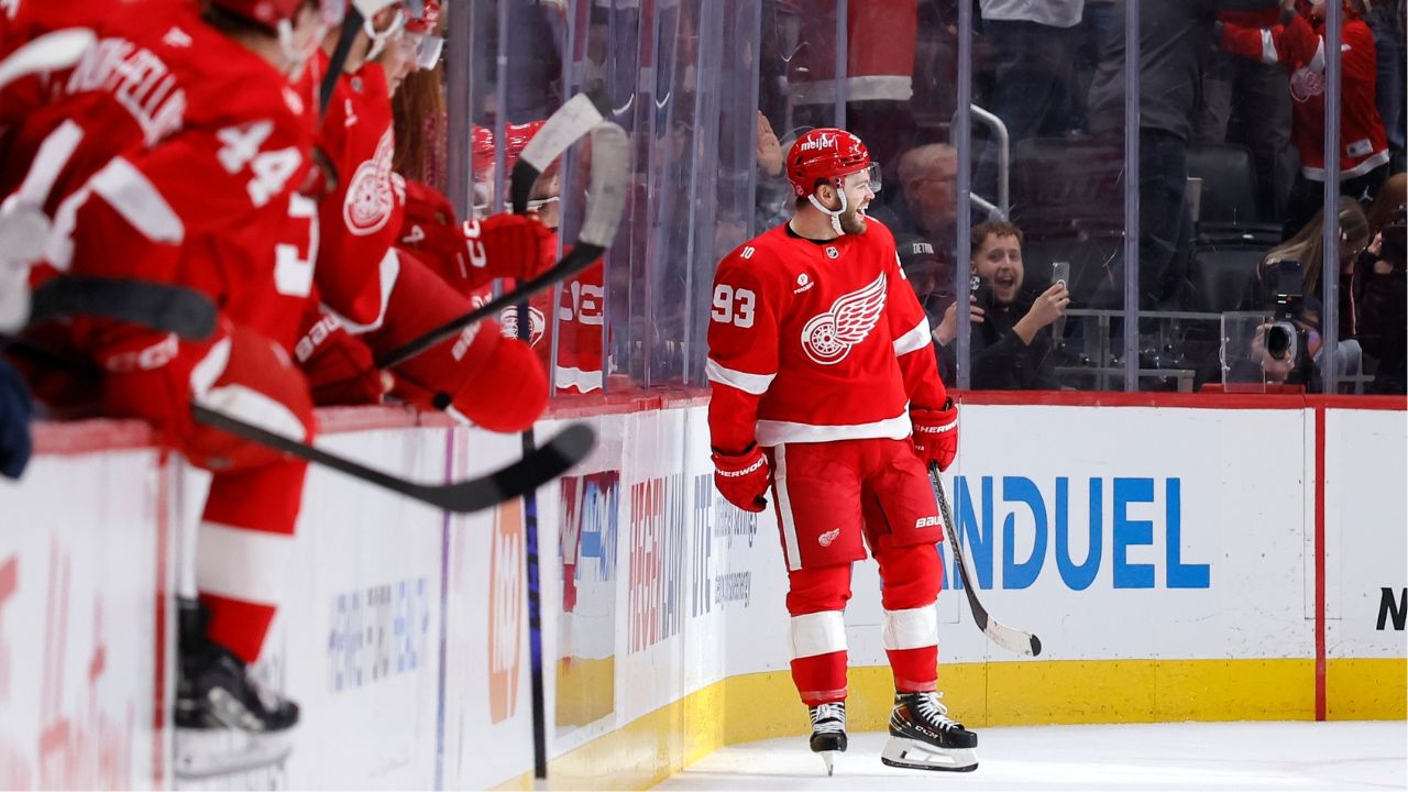 Alex DeBrincat scores in OT, Red Wings beat Blue Jackets