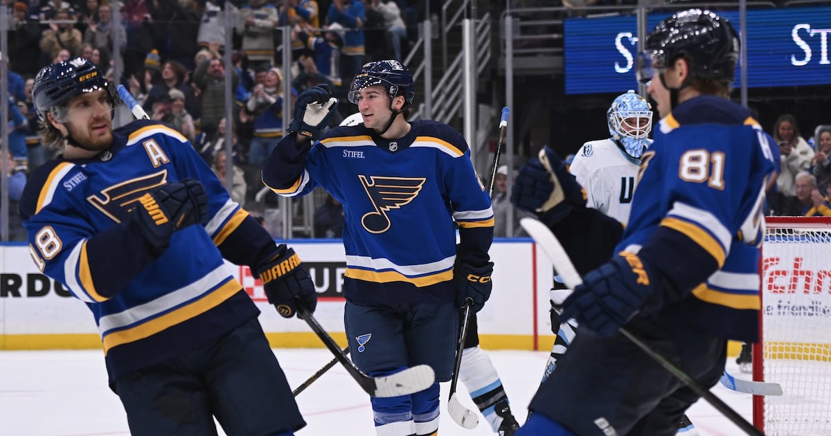 Dylan Holloway scores, Joel Hofer makes 17 saves in the St. Louis Blues' win over Utah Mammoth