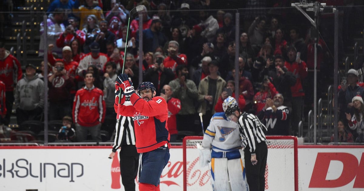 Alex Ovechkin scores No. 900 as Washington Capitals defeat St. Louis Blues