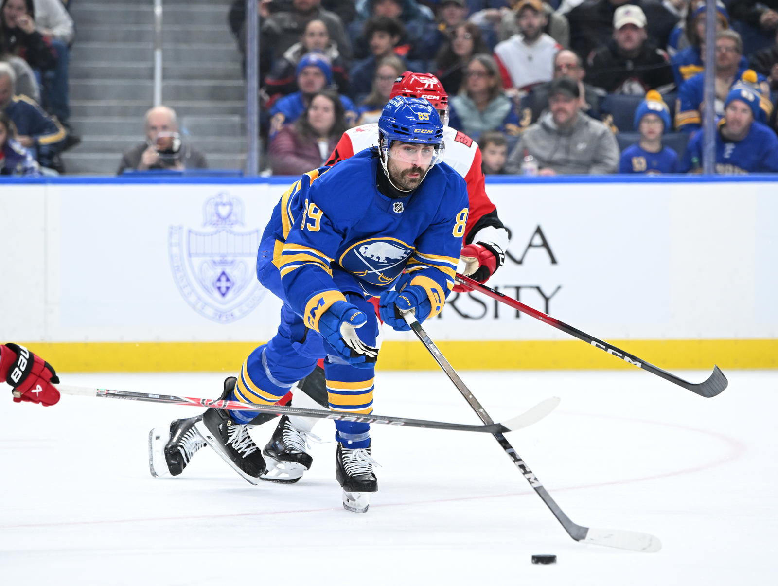 Alex Tuch (© Mark Konezny-Imagn Images)