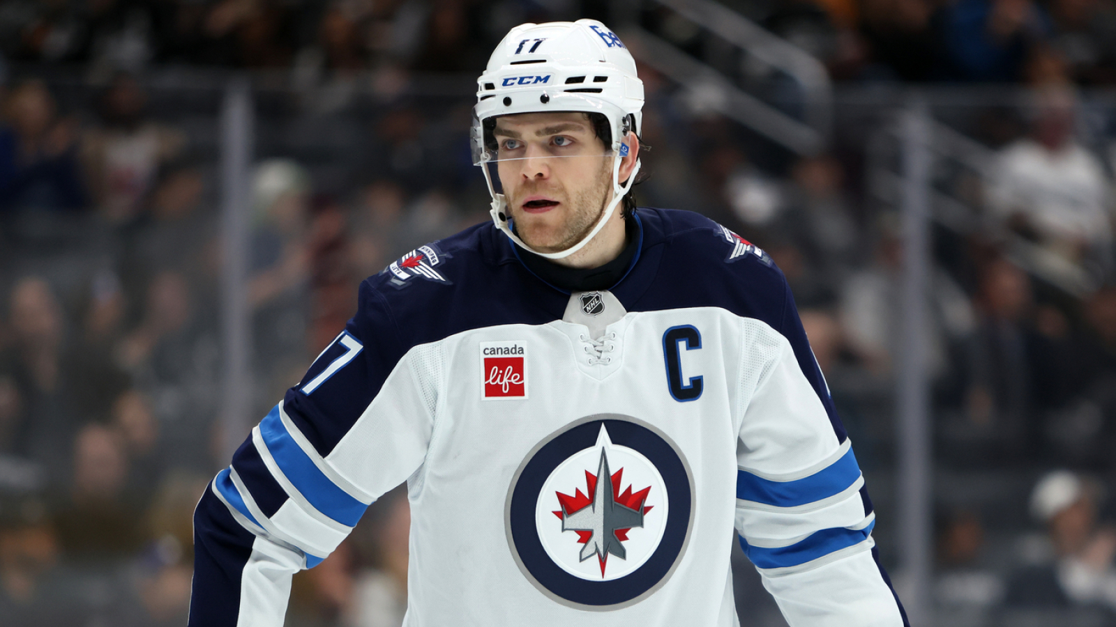 Adam Lowry's deal with Jets is another blow to free agency