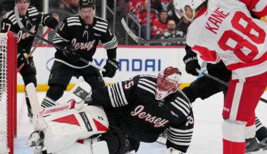 Devils snap losing streak with 4-3 win over Red Wings