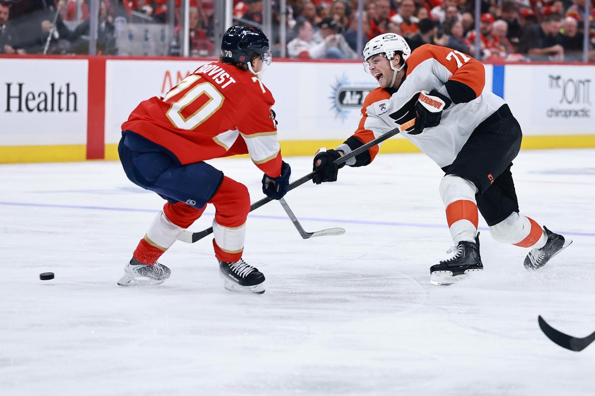 Foerster's Last-Minute Goal Lifts Flyers Past Panthers