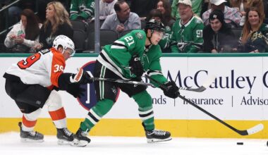 Robertson's Hat Trick Helps Stars Sink Flyers