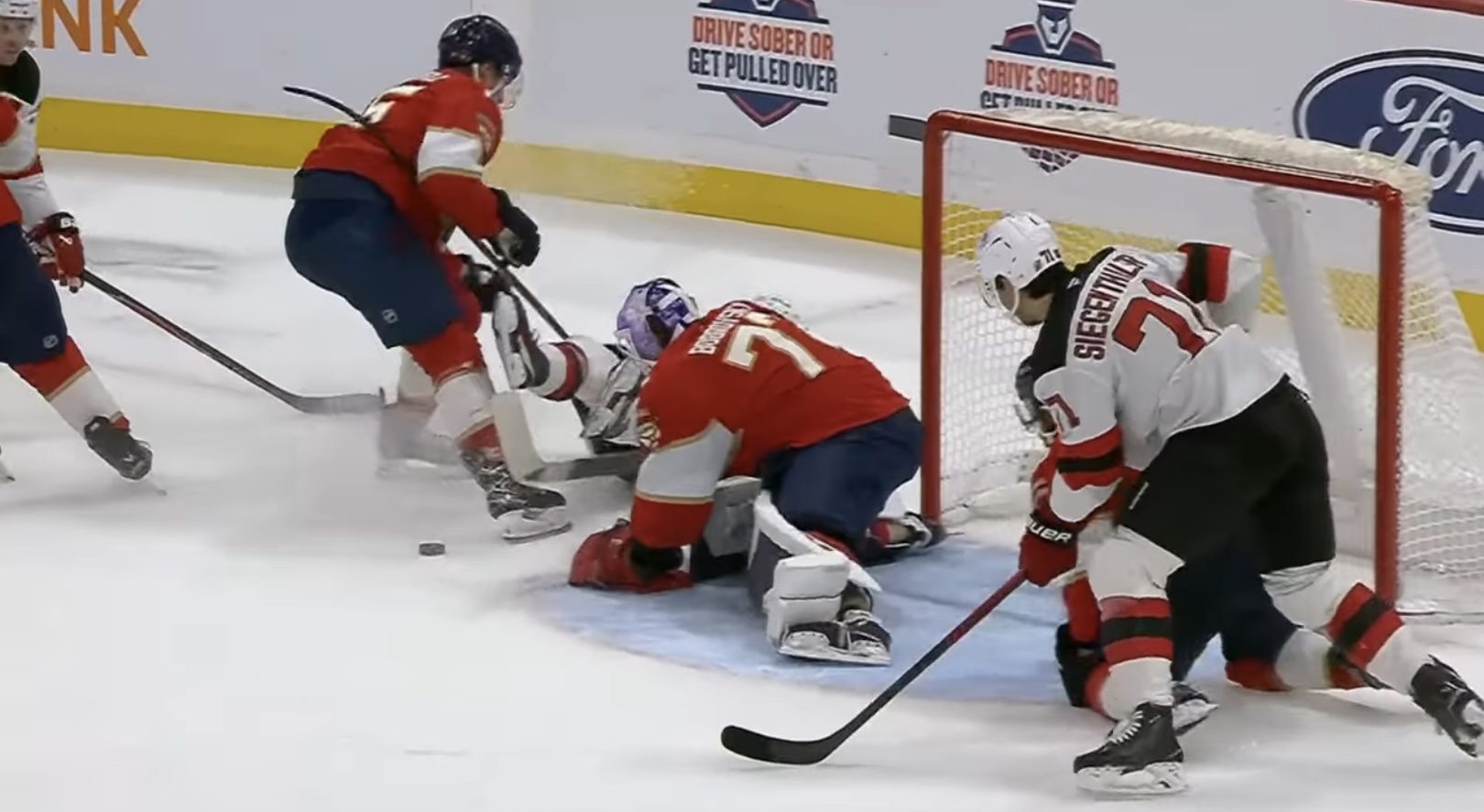 Bobrovsky’s 31-Save Shutout Lifts Panthers Past Devils 1–0