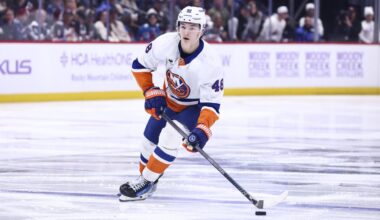 NHL On Tap: Schaefer pursues another rookie record when Islanders visit Stars