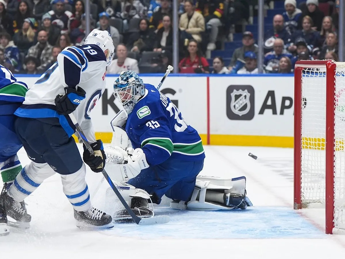 Canucks: Thatcher Demko leaves game after first period, does not return to back up