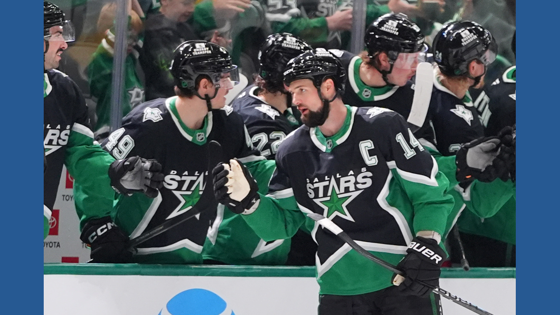 Johnston's power-play goal pushes Stars past Mammoth 4-3