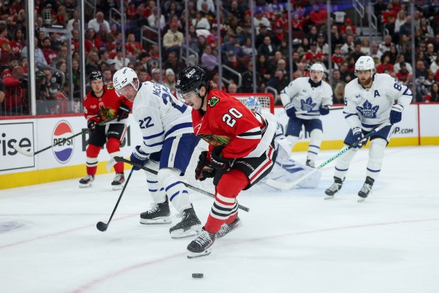 Chicago Blackhawks center Ryan Greene (20) loses his stick while handling the puck during the first period against the Toronto Maple Leafs at the United Center Saturday Nov. 15, 2025 in Chicago. (Armando L. Sanchez/Chicago Tribune)