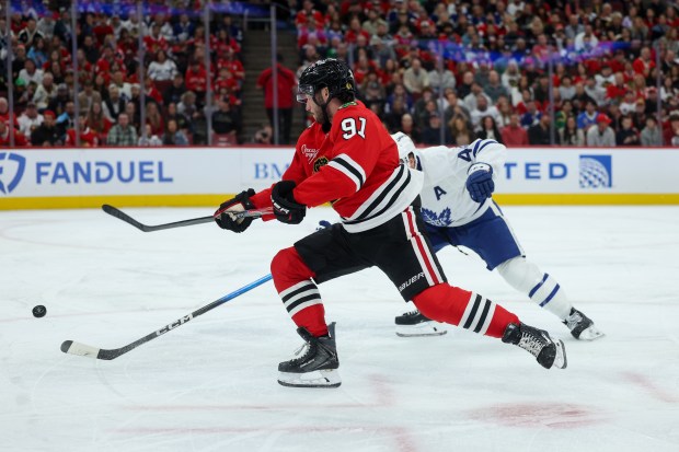 Chicago Blackhawks center Frank Nazar (91) takes a shot during the first period against the Toronto Maple Leafs at the United Center Saturday Nov. 15, 2025 in Chicago. (Armando L. Sanchez/Chicago Tribune)
