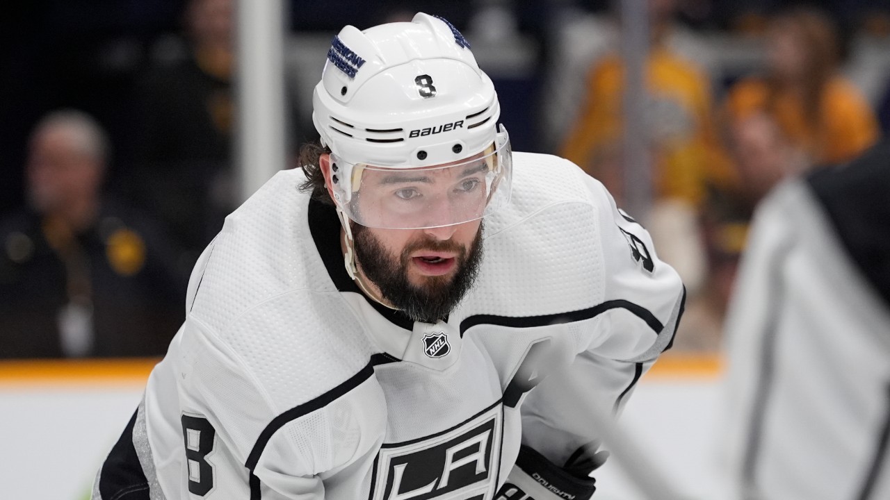 Kings' Drew Doughty exits vs. Senators after blocking shot