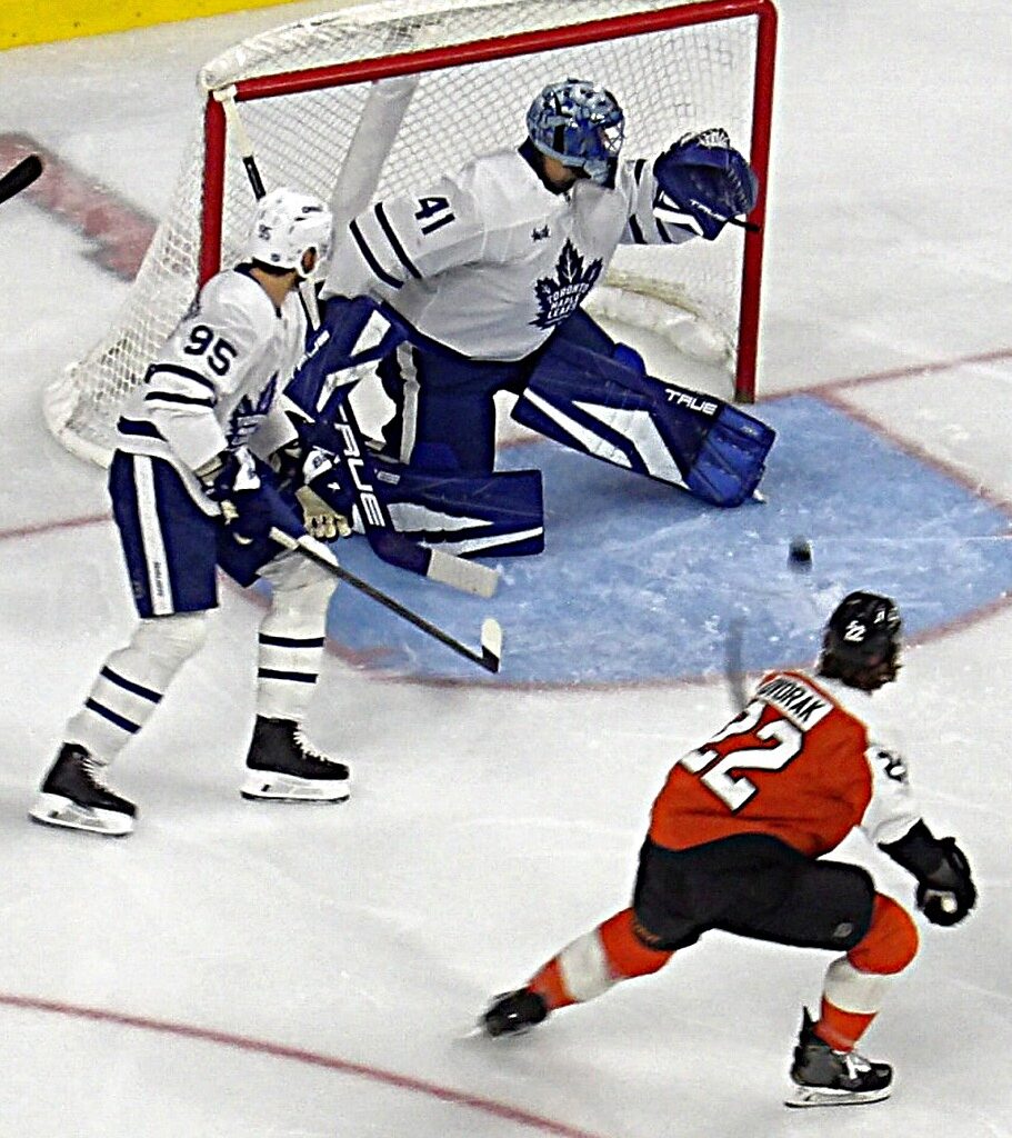 Flyers three-game winning streak ends with loss to Maple Leafs ► FLYERS NITTY GRITTY