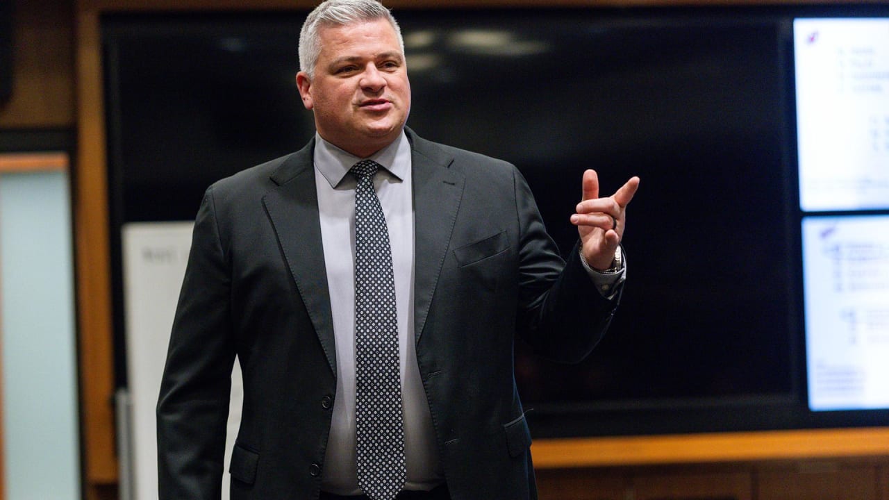 Keefe Talks to Team After Winged Win | BTS