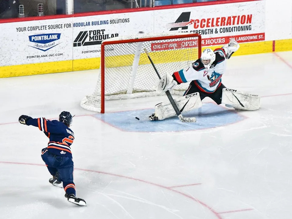  J.P. Hurlbert, left, has scorched to the WHL’s scoring lead with 18 goals and 44 points in 25 games this fall with the Kamloops Blazers.