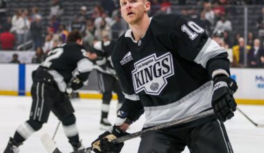 Kings’ odd choice of photo divides fans in Perry’s 1,400th game celebration!