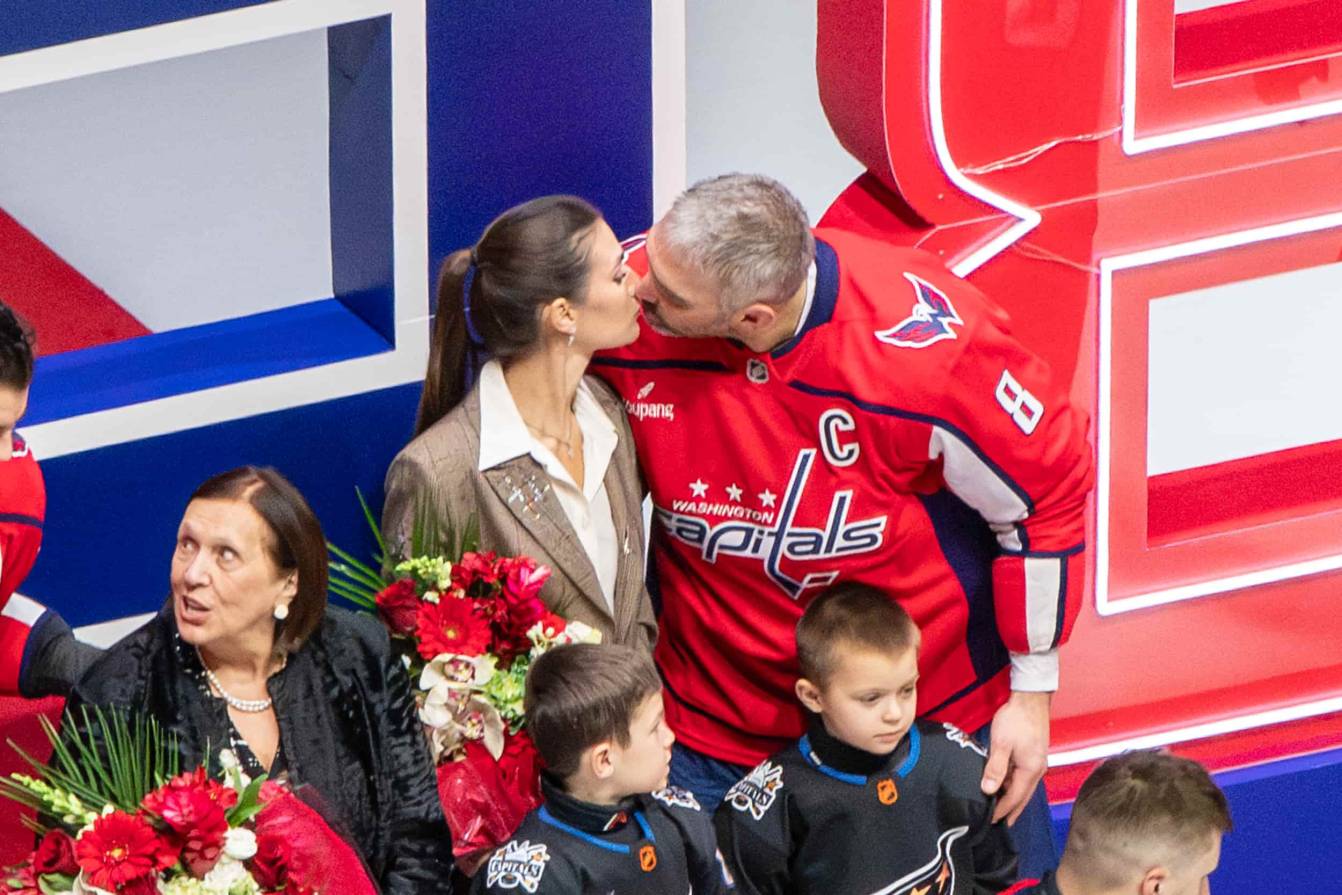 Alex Ovechkin kisses Nastya Ovechkina